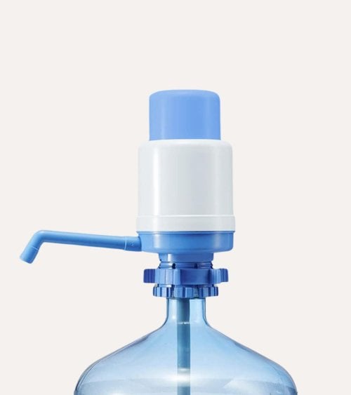 Bomba de Agua Manual Adaptable de Plástico