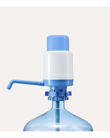 Bomba de Agua Manual Adaptable de Plástico