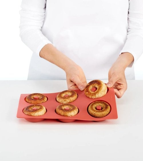 Molde de Silicona Rojo para Donuts de Lékué-5